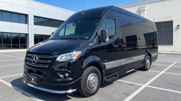 10 passenger sprinter van elgin