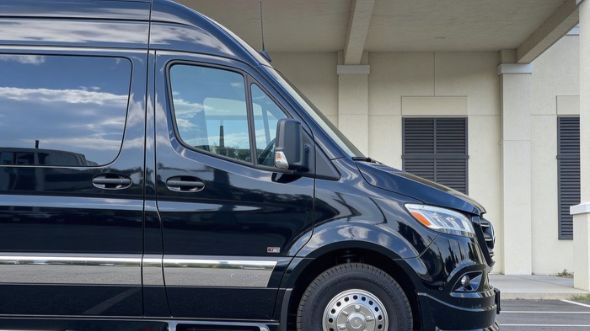 12 passenger sprinter van elgin