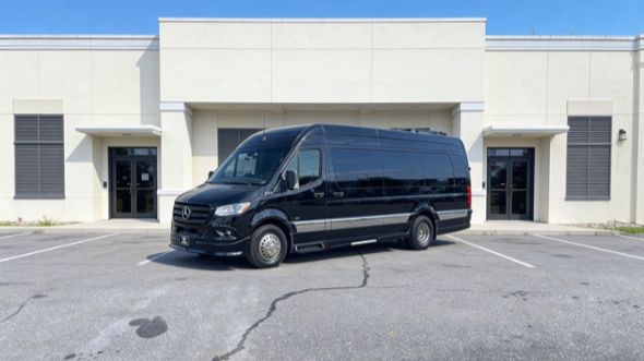 15 passenger sprinter van elgin